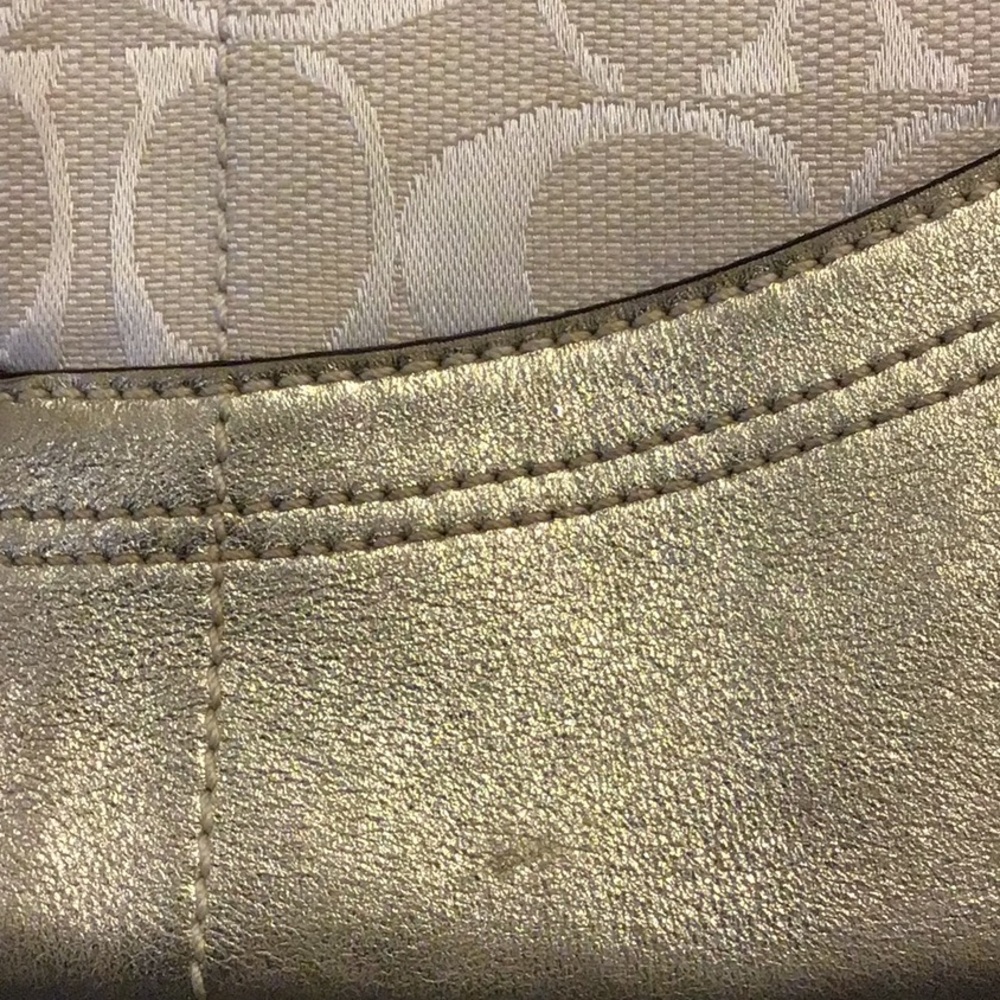 Woman Coach Shoulder Bag with Signature Style Champagne - Picture 4 of 12
